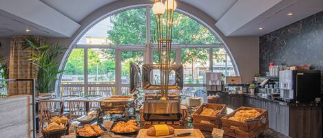 Daily buffet breakfast (EUR 13 per person)