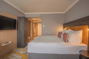 1 bedroom, minibar, in-room safe, desk