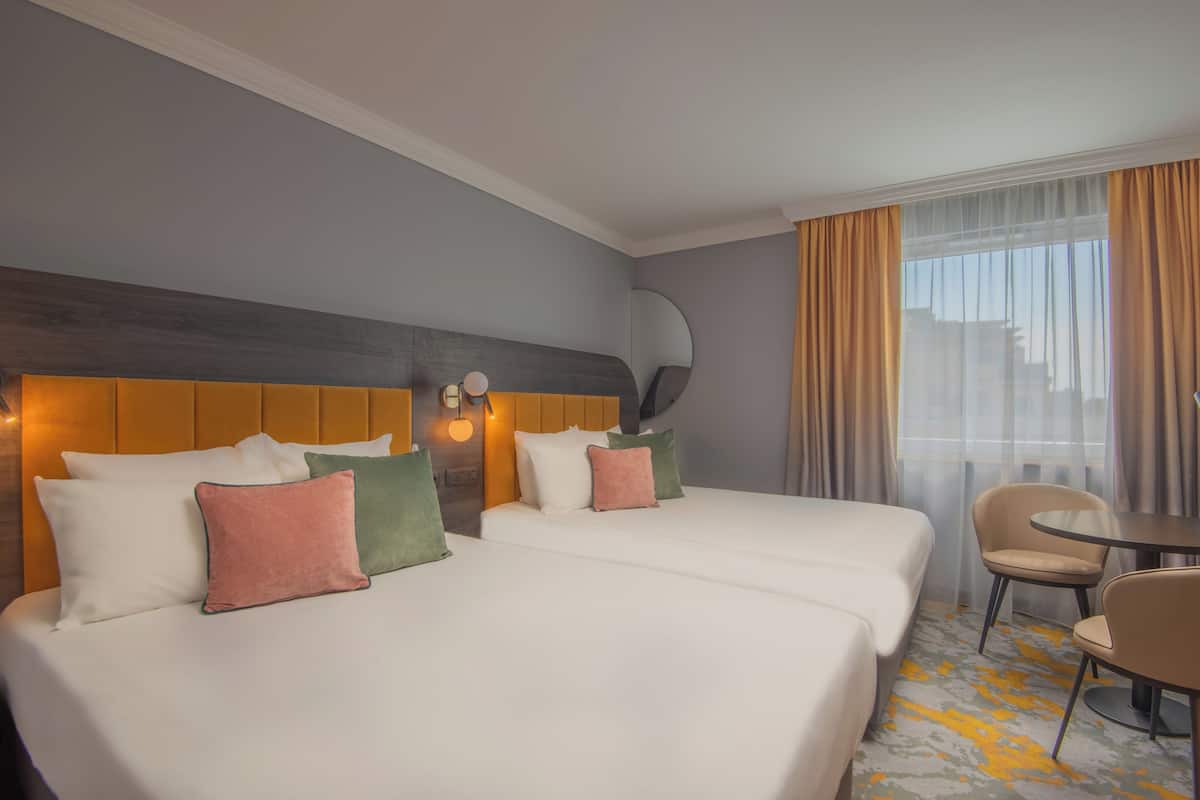 Minibar, in-room safe, free WiFi, bed sheets