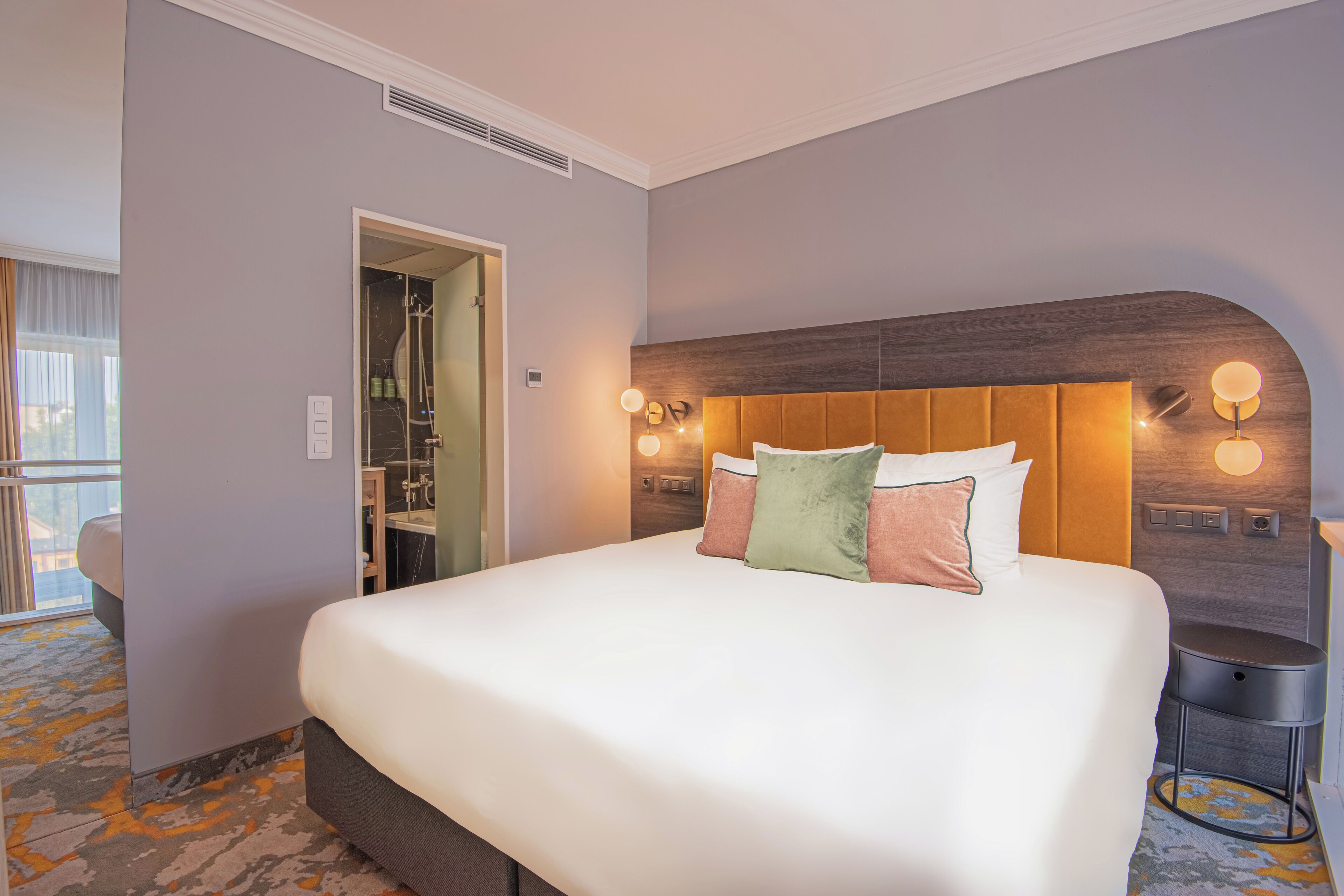 Standard Double or Twin Room | Minibar, in-room safe, desk, free WiFi