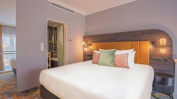 1 chambre, minibar, coffres-forts dans les chambres, bureau