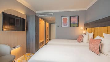 Standard Twin Room | 1 bedroom, minibar, in-room safe, desk