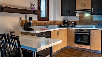 Réfrigérateur, four, grille-pain