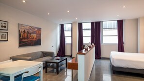 Iron/ironing board, WiFi, bed sheets - BeBarceloner Studios minutes from Pl Universidad (Barcelona)