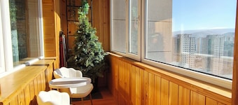 Tsengeldekh•Chic 1 BR Apt•Queen bed•Mountain view