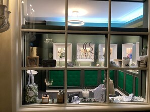 Cookware/dishes/utensils