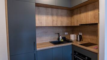 Superior Apartment | Dapur peribadi | Peti sejuk, ketuhar, mesin basuh pinggan mangkuk
