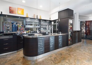 Bar (trong khuôn viên)