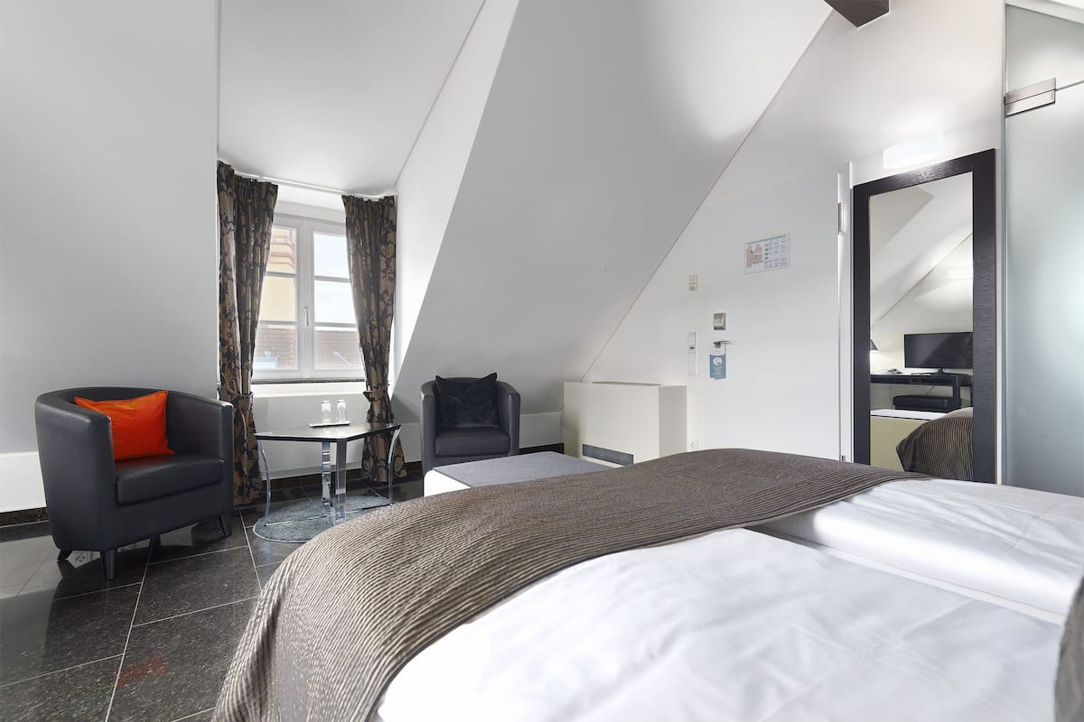 Chambre Double Supérieure | Bureau, chambres insonorisées, Wi-Fi gratuit