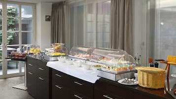 Daily buffet breakfast (EUR 18 per person)