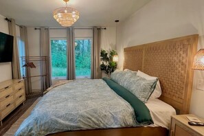 3 bedrooms, desk, iron/ironing board, free WiFi - Mandrake Lodge (Kodak)