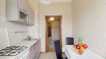 Apartment | Eigene Küche | Kühlschrank, Mikrowelle, Ofen, Herdplatte