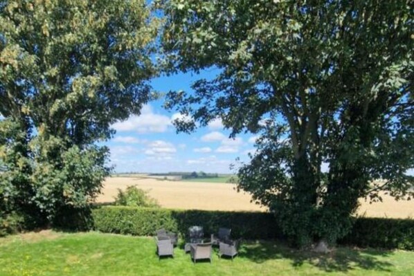 Studio | Property grounds - Relaxing Room With Ensuite Rutland Point (Oakham)