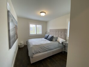 3 chambres, fer et planche à repasser, Wi-Fi, draps fournis
