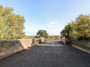 Property grounds - The Cottage (Belper)