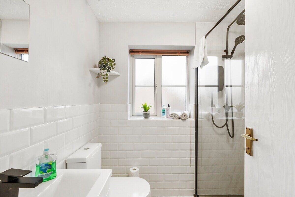 Hair dryer, towels