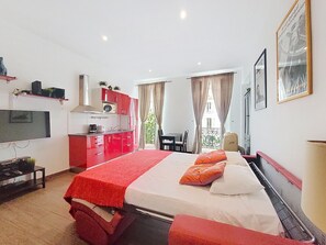 Iron/ironing board, WiFi