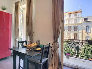 Dining - N&J - DOLCE VITA STUDIO - Hyper center - Balcony (Niza)