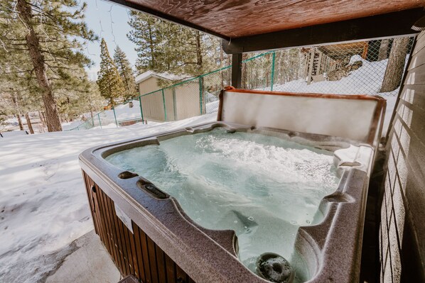 Outdoor spa tub - Walk to Village! Hot Tub, Sauna, Game Room, Snow Summit (Big Bear Lake)