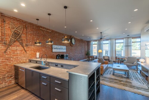 Historic Main Street Loft- 2nd Floor