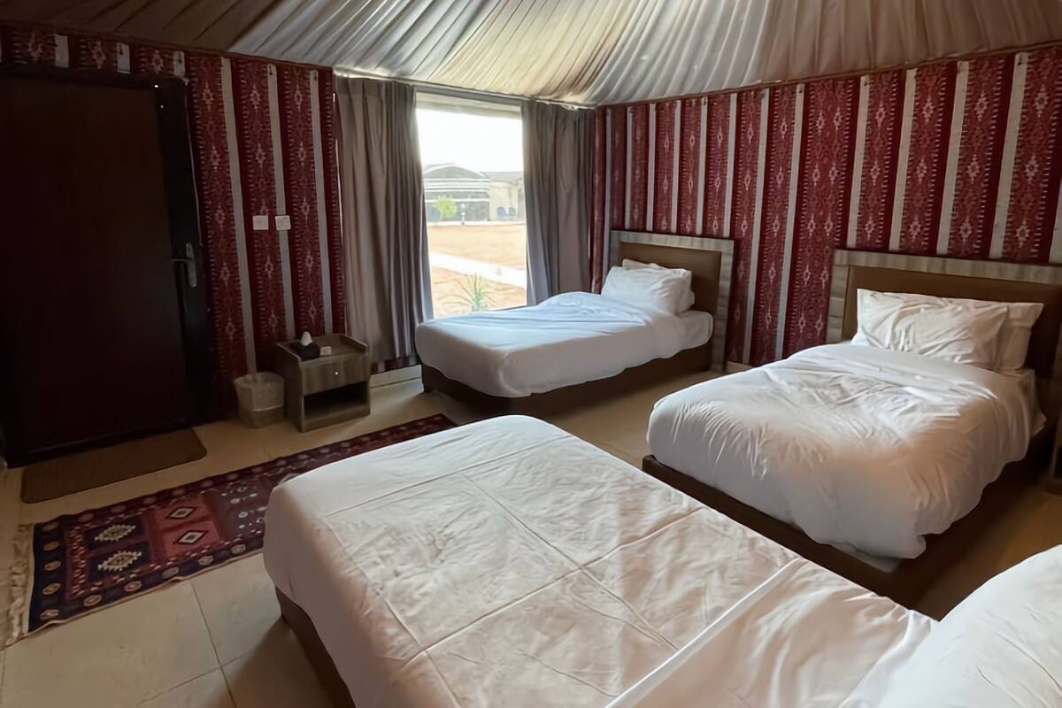 WiFi (free), bed sheets