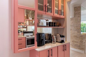 Private kitchen - Clifton YOLO Spaces : Clifton Boutique Apartment B (Cape Town)