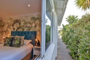 2 bedrooms, iron/ironing board, WiFi, bed sheets - Clifton YOLO Spaces : Clifton Boutique Apartment B (Cape Town)