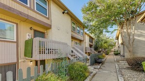 Apartment (0 Bedroom) | Interior - 3 Mi to Dtwn Austin: Pet-friendly Condo w/ Pool (Austin)