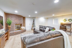 Apartment (1 Bedroom) | Interior - 9 Mi to Dtwn Denver: Aurora Vacation Rental (Aurora)
