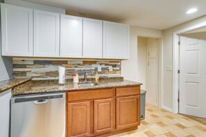 Apartment (1 Bedroom) | Interior - 9 Mi to Dtwn Denver: Aurora Vacation Rental (Aurora)