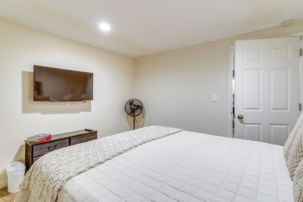 Interior - 9 Mi to Dtwn Denver: Aurora Vacation Rental (Aurora)