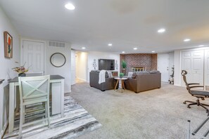 Apartment (1 Bedroom) | Interior - 9 Mi to Dtwn Denver: Aurora Vacation Rental (Aurora)