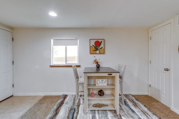 Apartment (1 Bedroom) | Interior - 9 Mi to Dtwn Denver: Aurora Vacation Rental (Aurora)