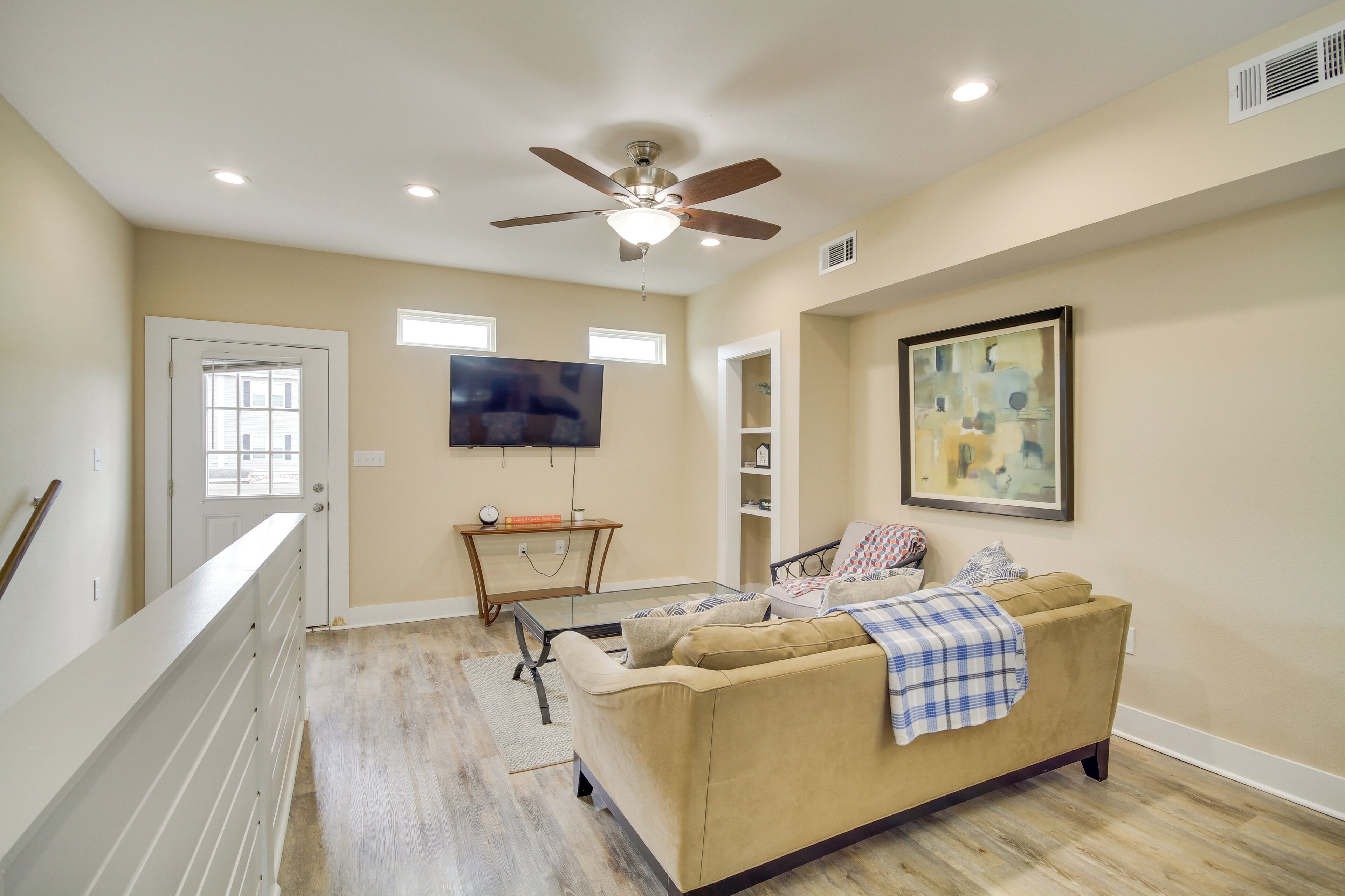 Apartment (2 Bedrooms) | Front of property