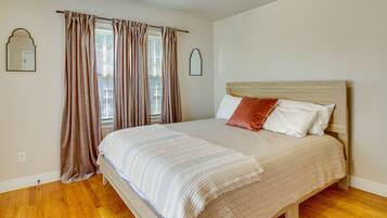 House (3 Bedrooms) | 3 bedrooms, iron/ironing board, bed sheets