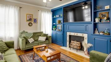 House (3 Bedrooms) | Living area