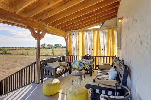 Retreat w/ Pond Access & Views in Temple