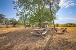 House (4 Bedrooms) | Interior - Retreat w/ Pond Access & Views in Temple (Temple)