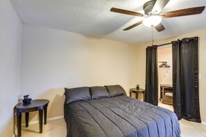 2 bedrooms, laptop workspace, iron/ironing board, bed sheets