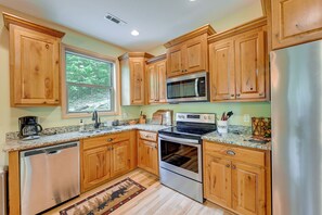 House (2 Bedrooms) | Interior