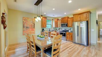 House (2 Bedrooms) | Interior