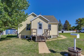 House (2 Bedrooms) | Interior - Charming Sturgis Getaway - 1 Mi to Main Street! (Sturgis)