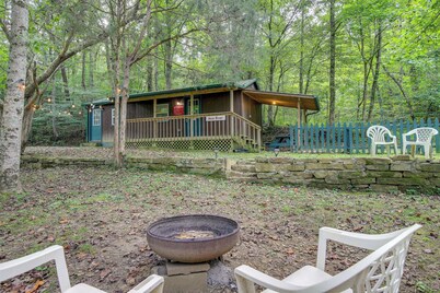 Briceville Cabin w/ River Access & Mountain Views!
