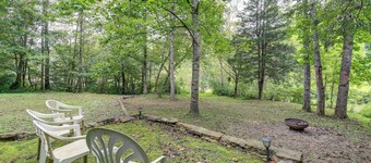 Briceville Cabin w/ River Access & Mountain Views!