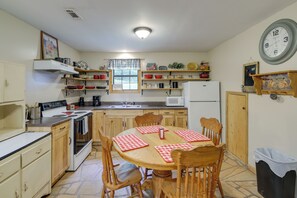 House (1 Bedroom) | Interior