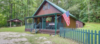 Riverfront Briceville Cabin w/ Patio & Fire Pit!