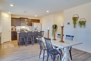 Dining - Riverbank Vacation Rental ~ 10 Mi to Modesto! (Oakdale)