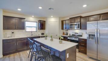 House (4 Bedrooms) | Private kitchen