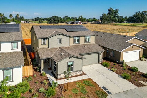 Cozy Riverbank Studio ~ 10 Mi to Modesto!
