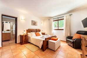 4 bedrooms, in-room safe, iron/ironing board, free WiFi - VILLA MARILINA (San Miguel/ Sant Miquel de Balansat)